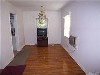 3rd image of 1112 West Broadway