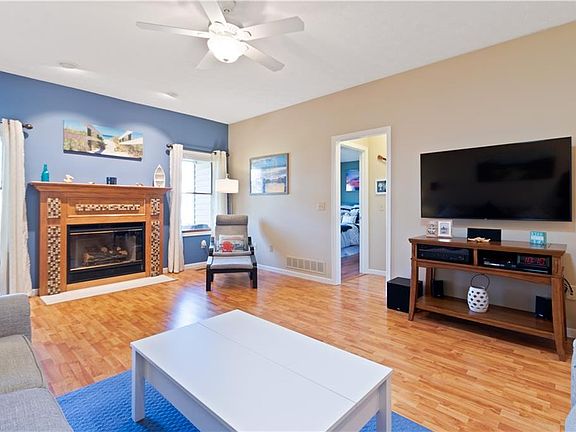 3rd image of 111 Windgate Dr