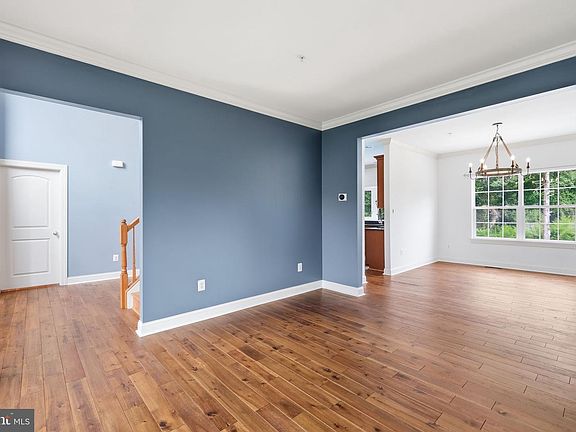 5th image of 209 Long Hill Ct #7