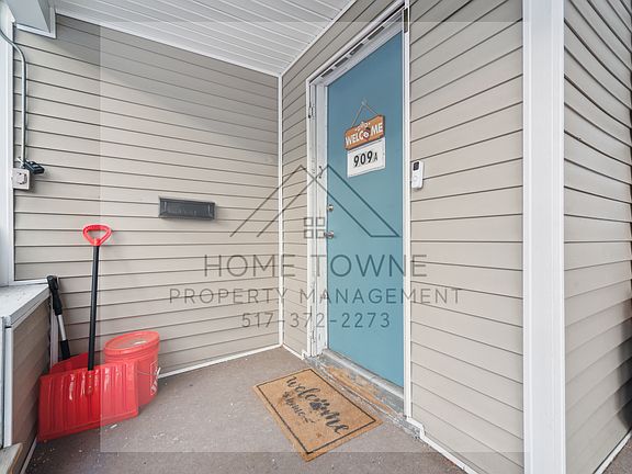 3rd image of 909 N Seymour Ave #1