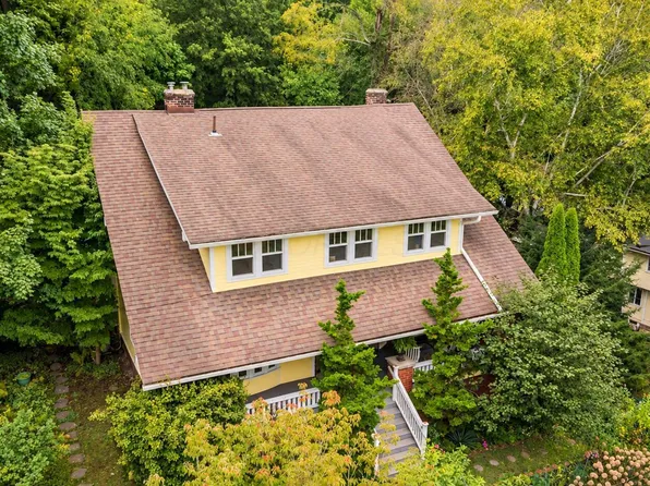 117 S Plum St, Granville, OH 43023