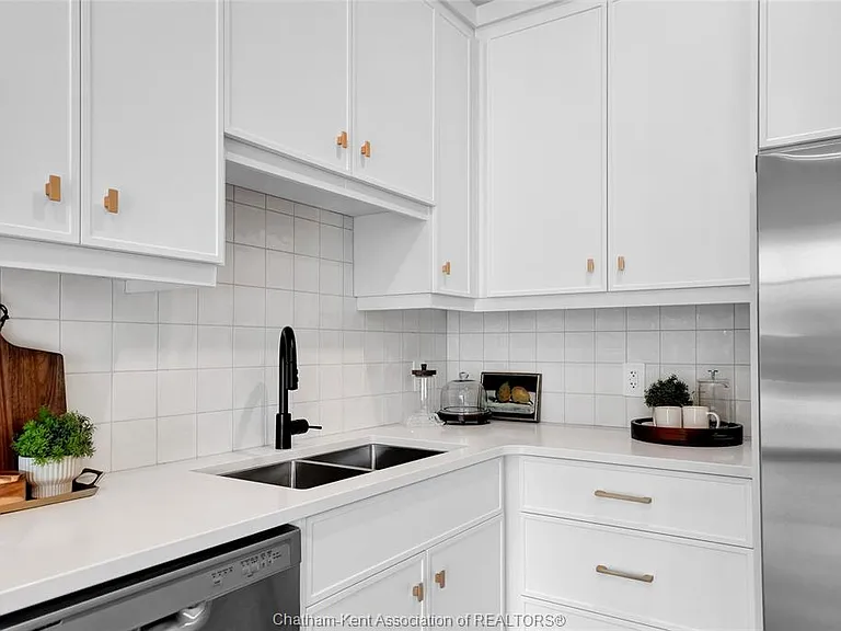 12 Mill St W #412 — Photo 16