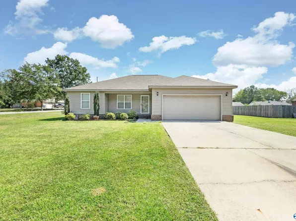 600 Gable Cir SW, Hartselle, AL 35640