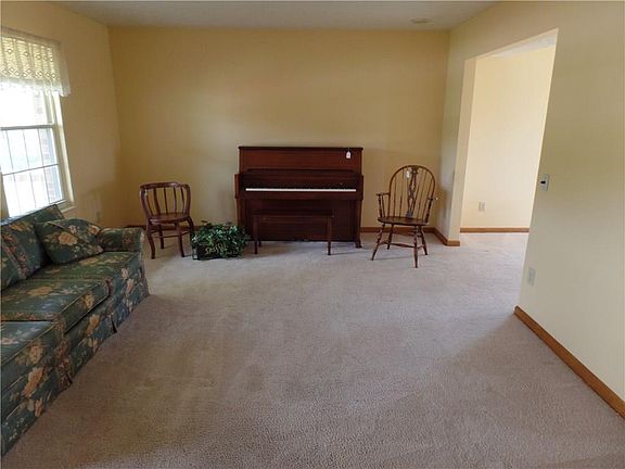 5th image of 912 S Timber Creek Dr