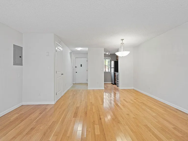 2730-2734 SE Alder St #2732 — Photo 7