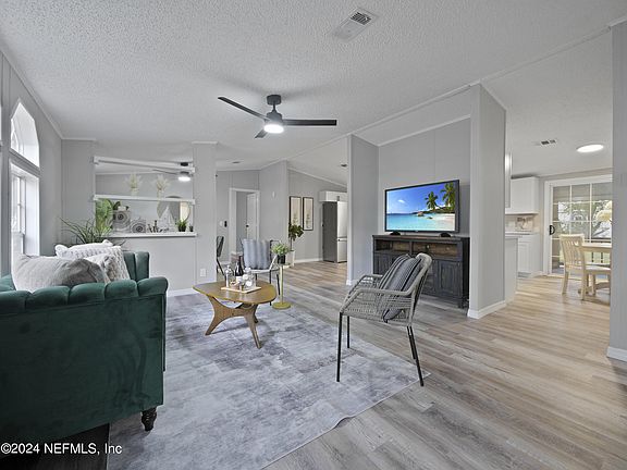 2nd image of 220 VINTAGE OAK Circle