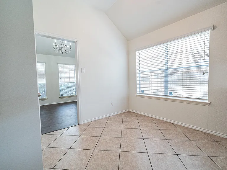 2111 Sailwind Dr — Photo 4