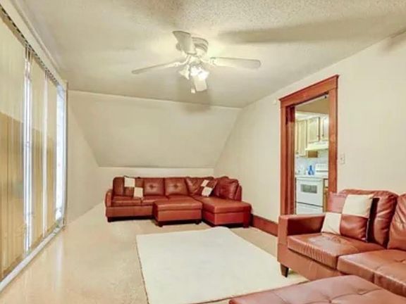 2nd image of 851 Scott St APT B