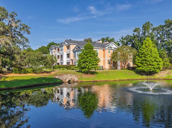 2221 Chatelain Way, Mount Pleasant, SC 29464