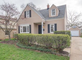 4948 N Hollywood Ave, Whitefish Bay, WI 53217