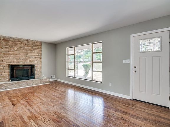 4th image of 1001 Hammond Dr