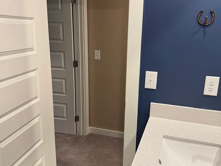 English Oak Dr — Photo 34