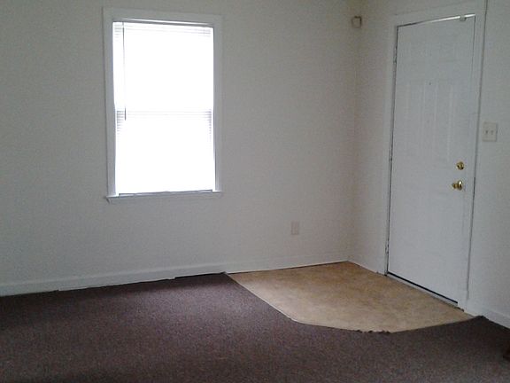 4th image of 2912 Woodland Ave