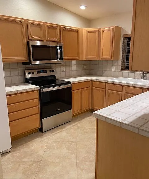 1741 Goodrich Ave — Photo 31