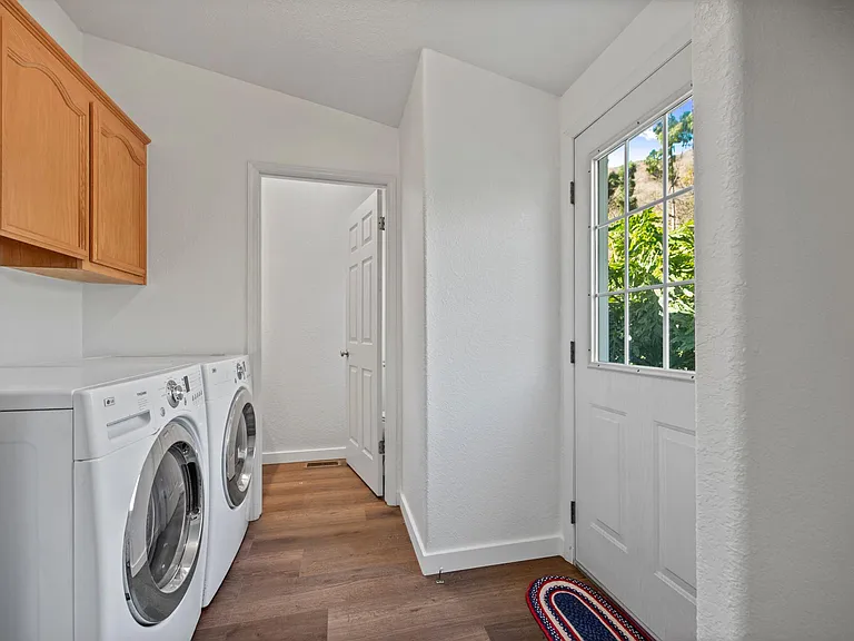 1057 E La Loma Ave — Photo 45