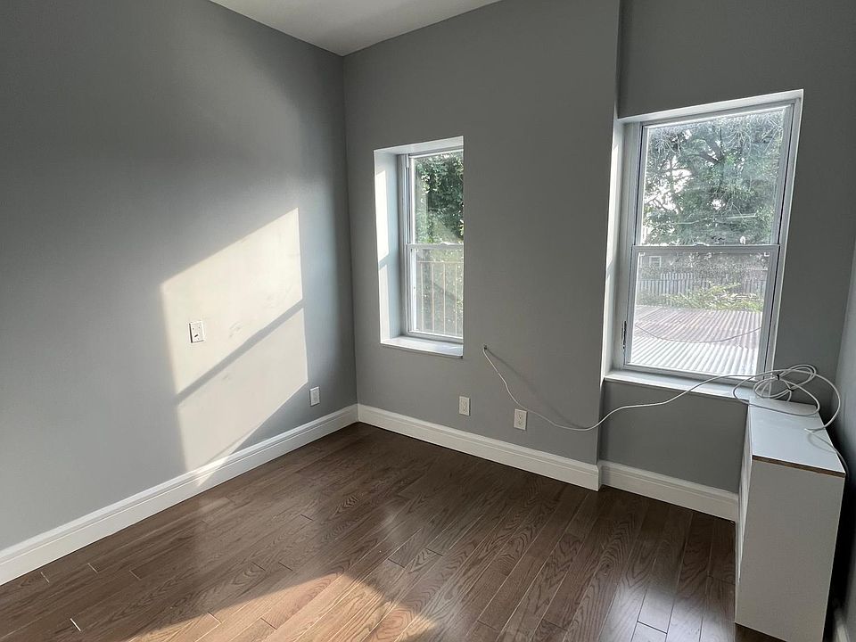 1st image of 11044 Sutphin Blvd #2