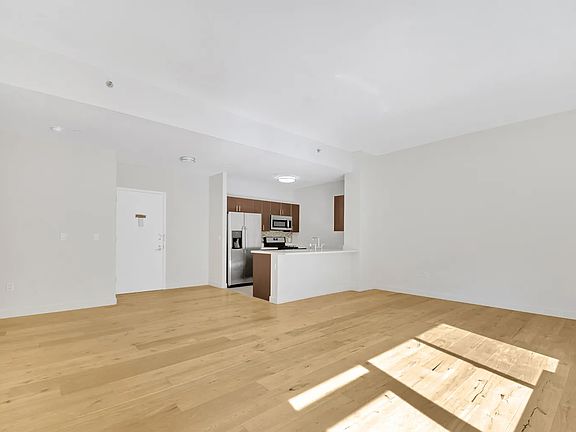 4th image of 64 E 111th St APT 103