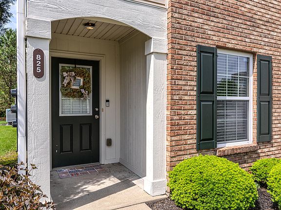 2nd image of 825 Foinavon Ln