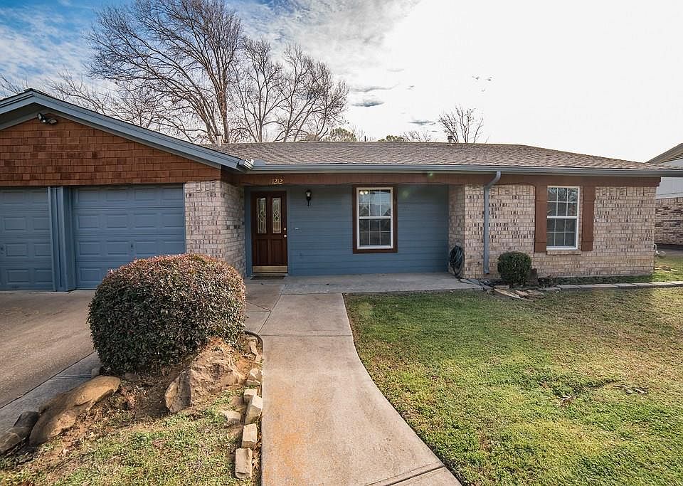 1st image of 1212 Meadowview Dr