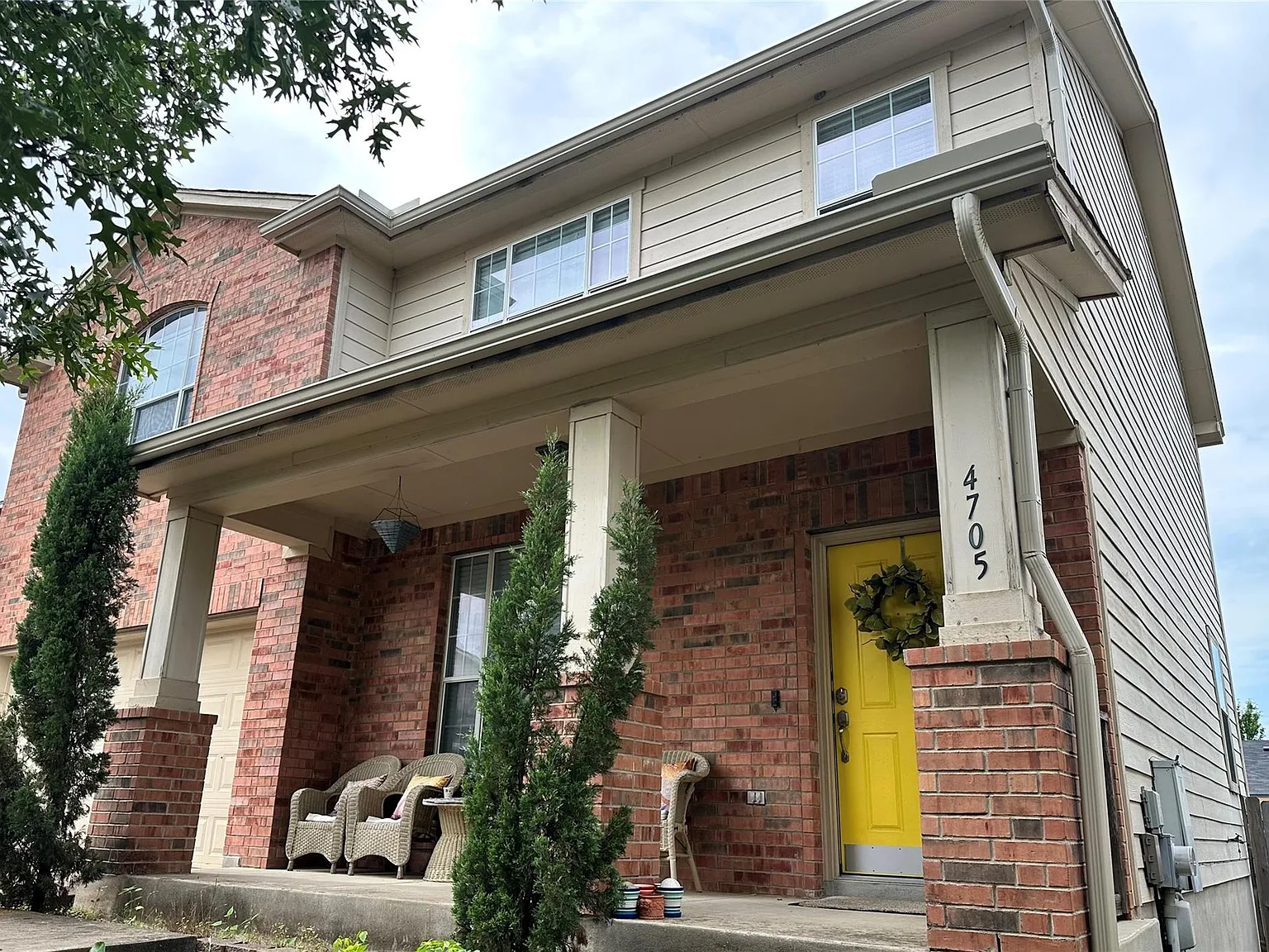 3 bed, 2.5 bath, 1848 sqft, $2,100 — Photo 2