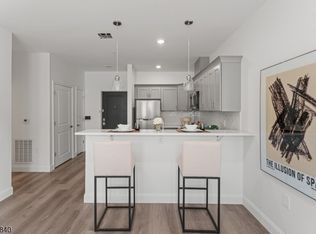 273 E Kinney St #404, Newark, NJ 07105