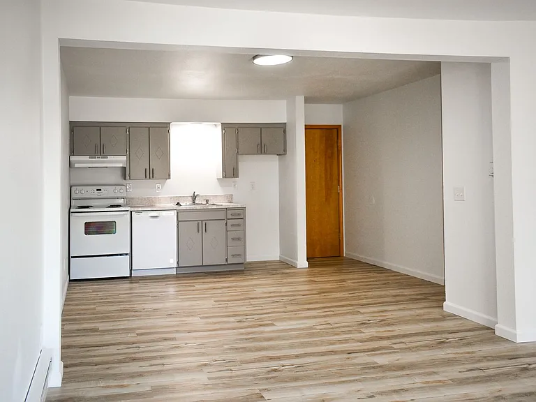 Casa Grande Apartments — Photo 10