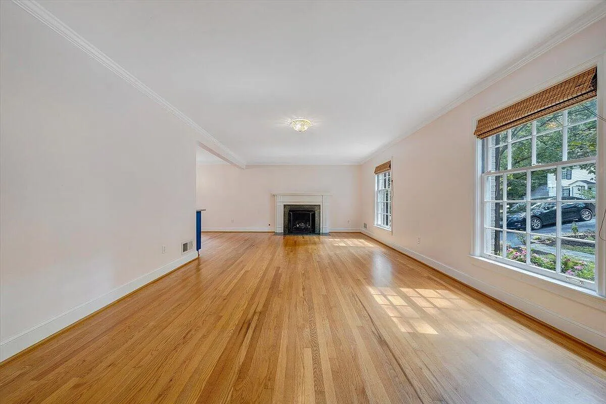 4 bed, 3.0 bath, 2298 sqft, $2,800 — Photo 4