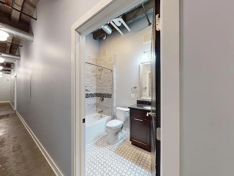 217 N Locust St #2-N — Photo 11