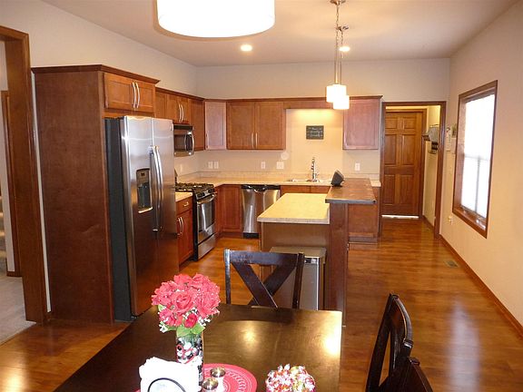 5th image of 290 S Goldenrod Dr
