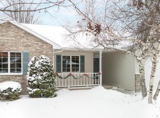 W6063 Strawflower Dr, Appleton, WI 54915