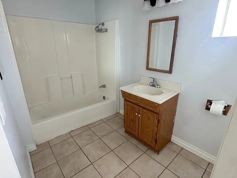733 Canada Trl — Photo 11