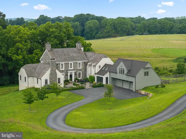 1484 W Strasburg Rd, West Chester, PA 19382