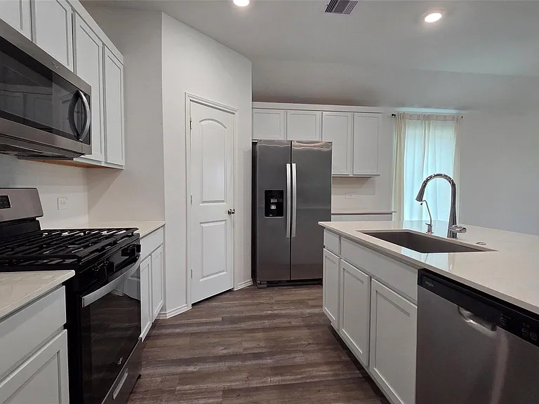 6110 Ginevra Summers Dr — Photo 13