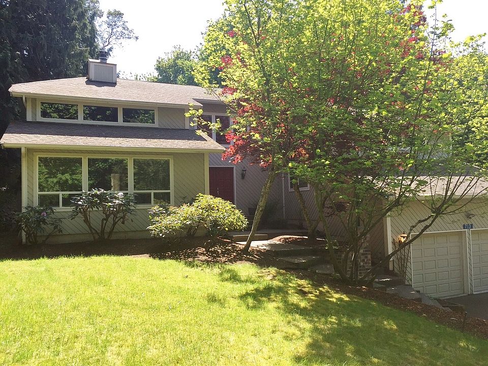 1st image of 713 NE Woods Ct