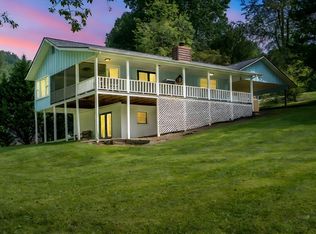 55 Chatuge Hills Dr, Hayesville, NC 28904