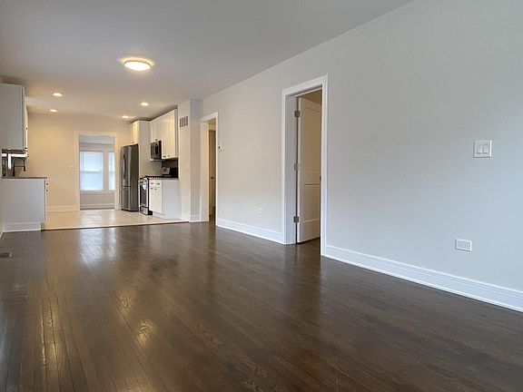 4th image of 2606 Glos Ave