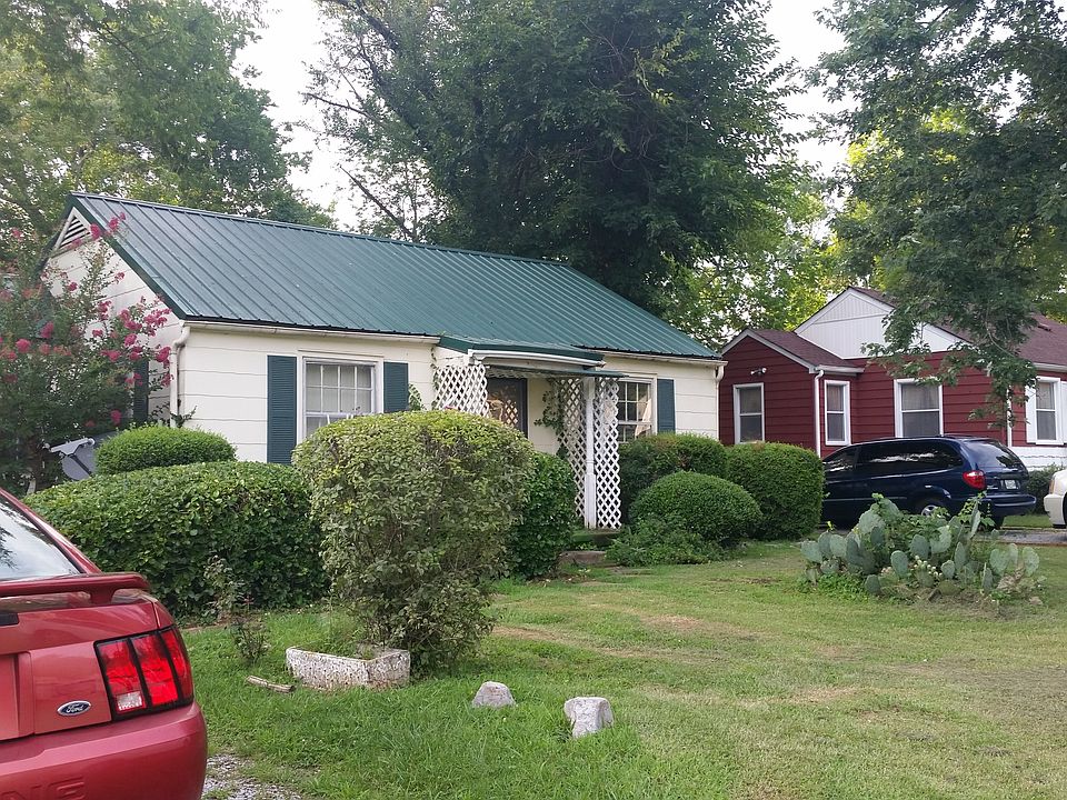 2nd image of 3211 Selma Ave