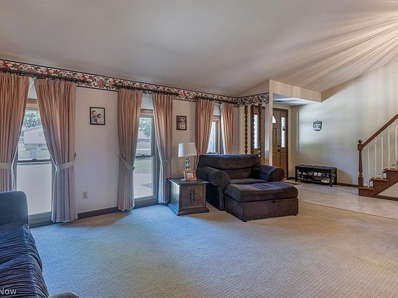 5th image of 709 Oakhurst St
