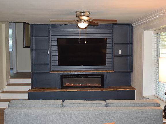 2nd image of 822 Valley Dr #A