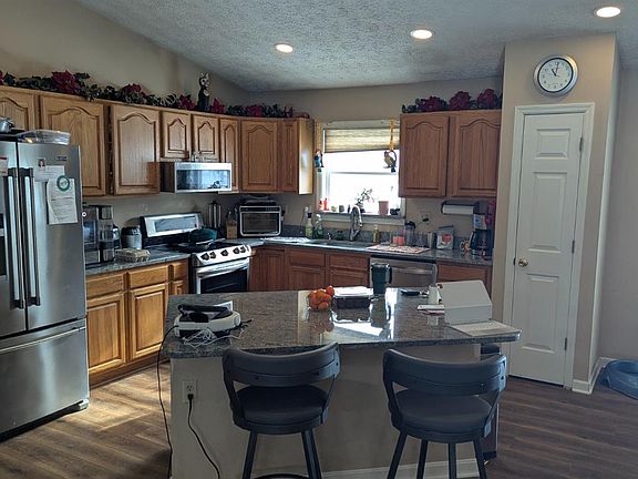 5th image of 10891 Pleasant Renner Rd