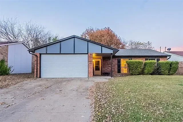 811 Levelland Dr