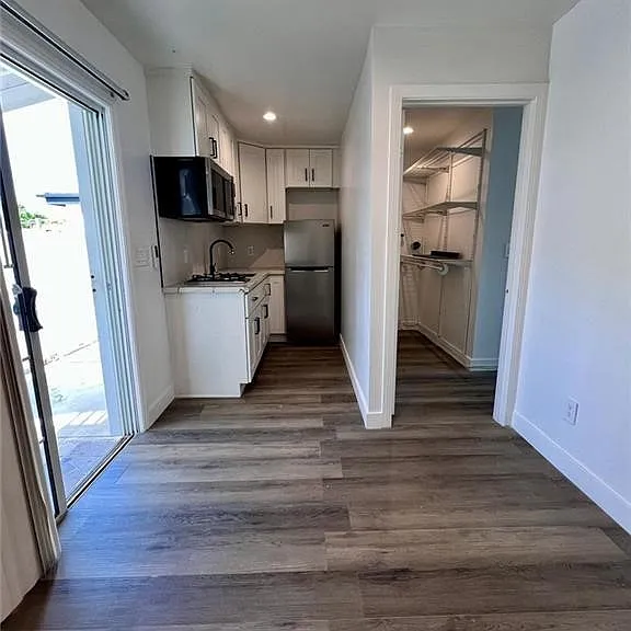 6445 1/2 Tujunga Ave — Photo 8
