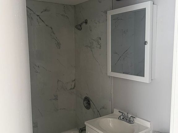 4th image of 445-59 E 107th St #453-208