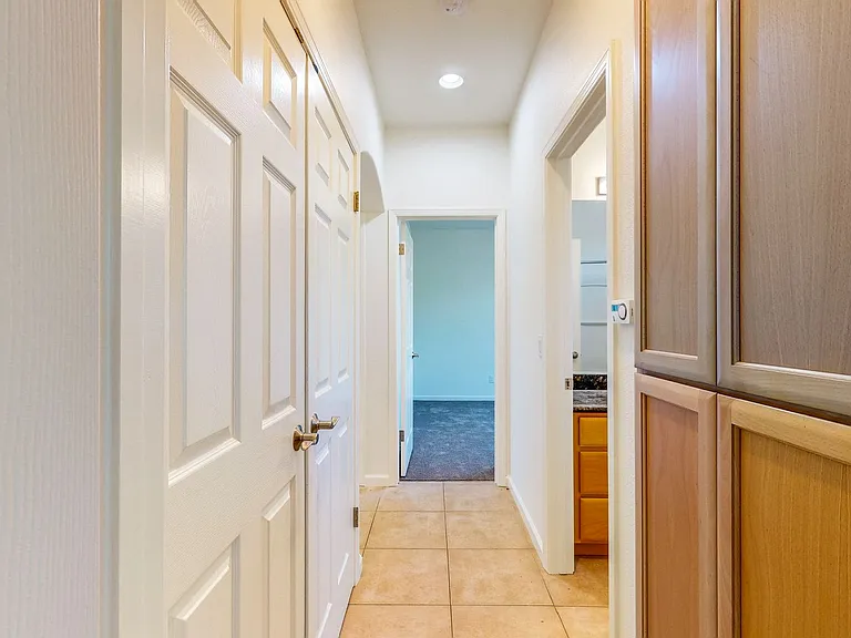 642 Acacia Ln — Photo 10