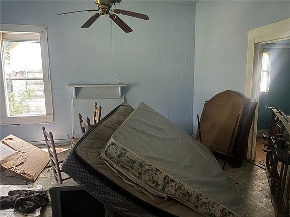 4th image of 619 Martin Luther King Dr