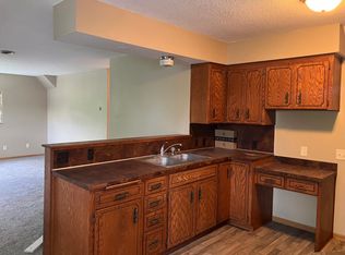 219 5th Ave SW APT 2, Hutchinson, MN 55350