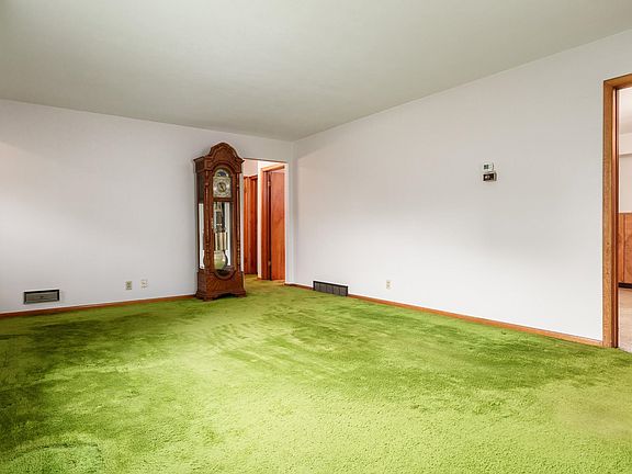 5th image of 2811 Horton St