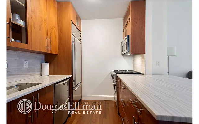 Rented by Douglas Elliman | media 35