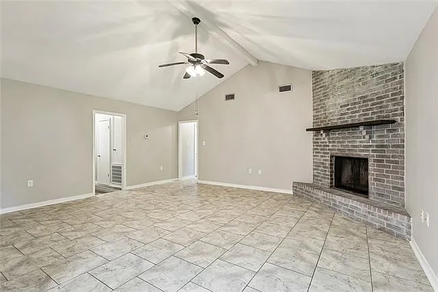 3 bed, 2.0 bath, 1500 sqft, $1,800 — Photo 4