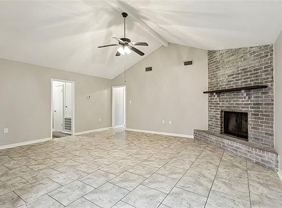 4th image of 406 Pine Shadows Dr